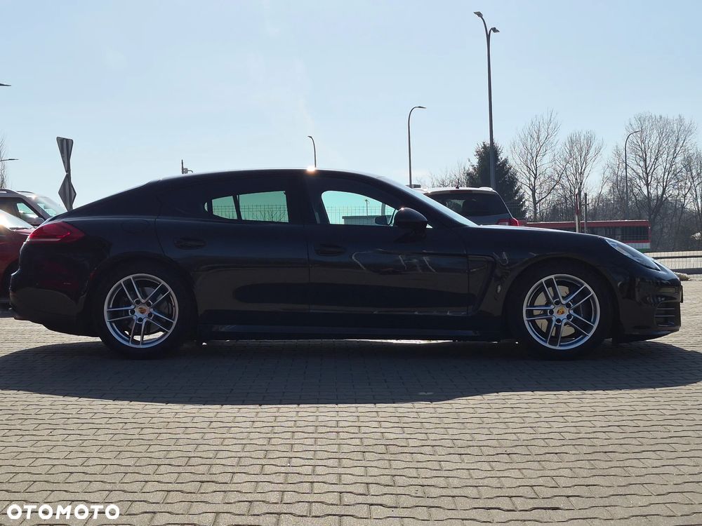 Porsche Panamera 4 Edition - 8