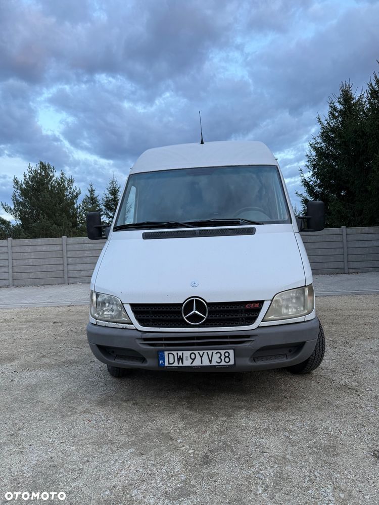 Mercedes-Benz Sprinter - 2