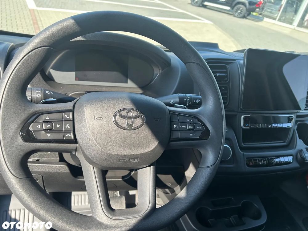 Toyota Proace Max - 9