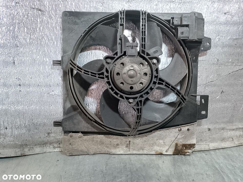 WENTYLATOR CHŁODNICY Z MODUŁEM CITROEN C3 9653804080 - 1