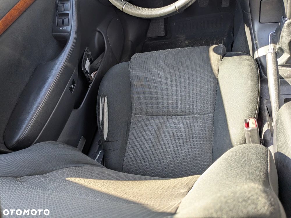 Toyota Avensis 2.0 VVT-i Sol - 7