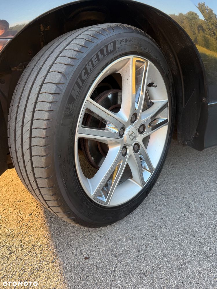 Hyundai i30 i30cw 1.6 CRDi FIFA WM Edition - 24