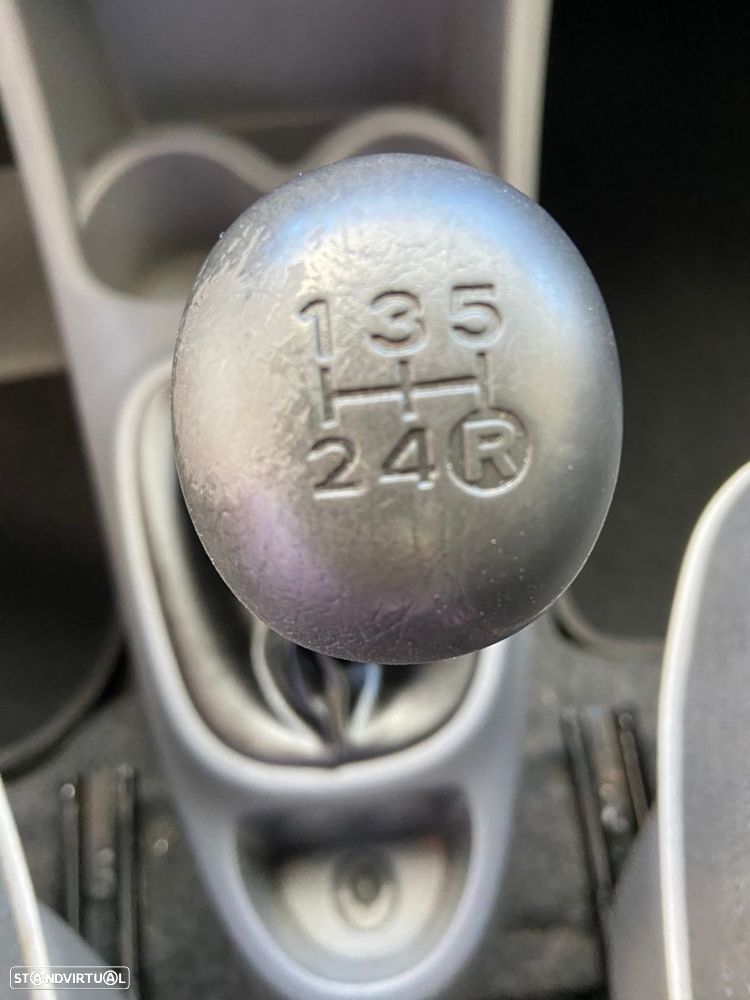 Peugeot 107 1.0 Trendy - 17