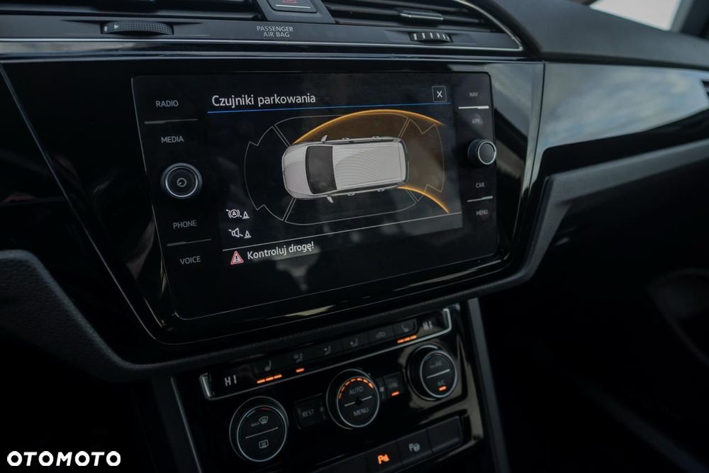 Volkswagen Touran 2.0 TDI SCR (BlueMotion Technology) DSG Comfortline - 32