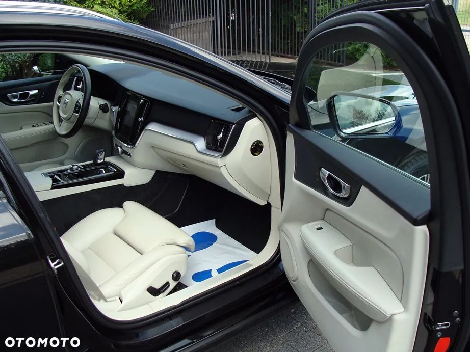 Volvo V60 T6 AWD Recharge Geartronic Inscription Expression - 13
