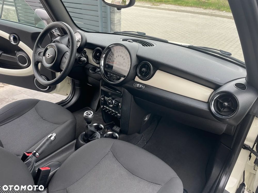 MINI ONE Cabrio - 22
