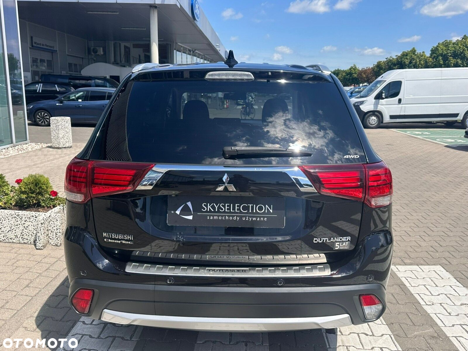 Mitsubishi Outlander - 9