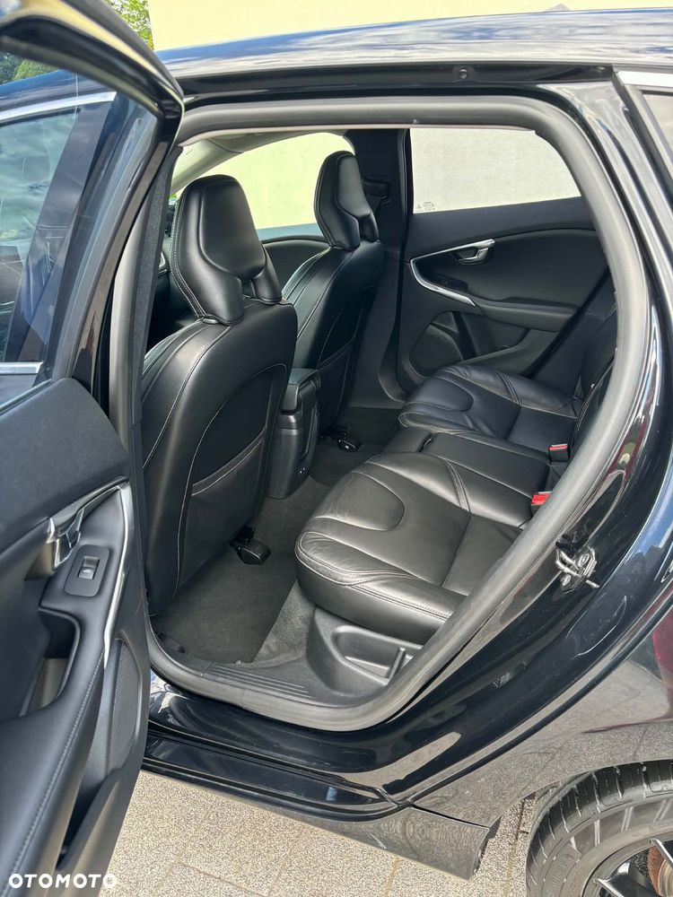 Volvo V40 D2 R Design - 15