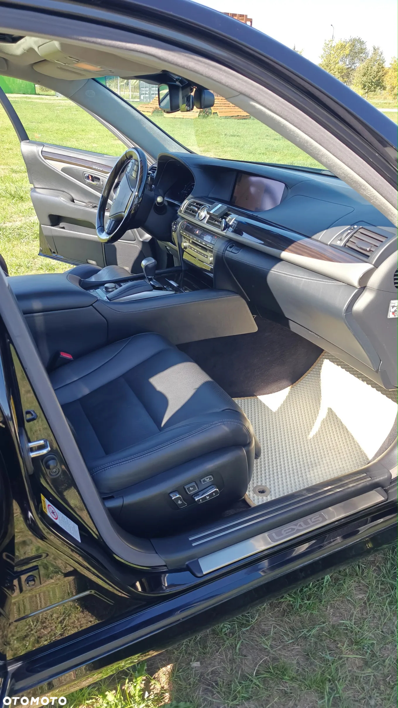Lexus LS - 27