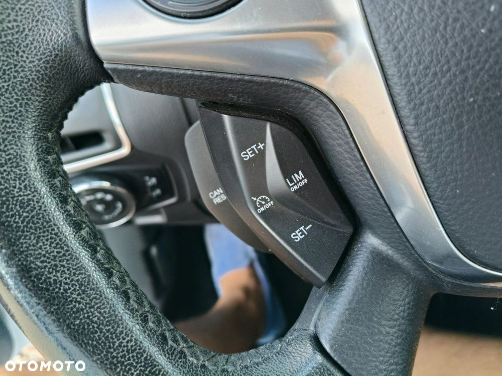 Ford Focus Turnier 1.0 EcoBoost Start-Stopp-System Ambiente - 16