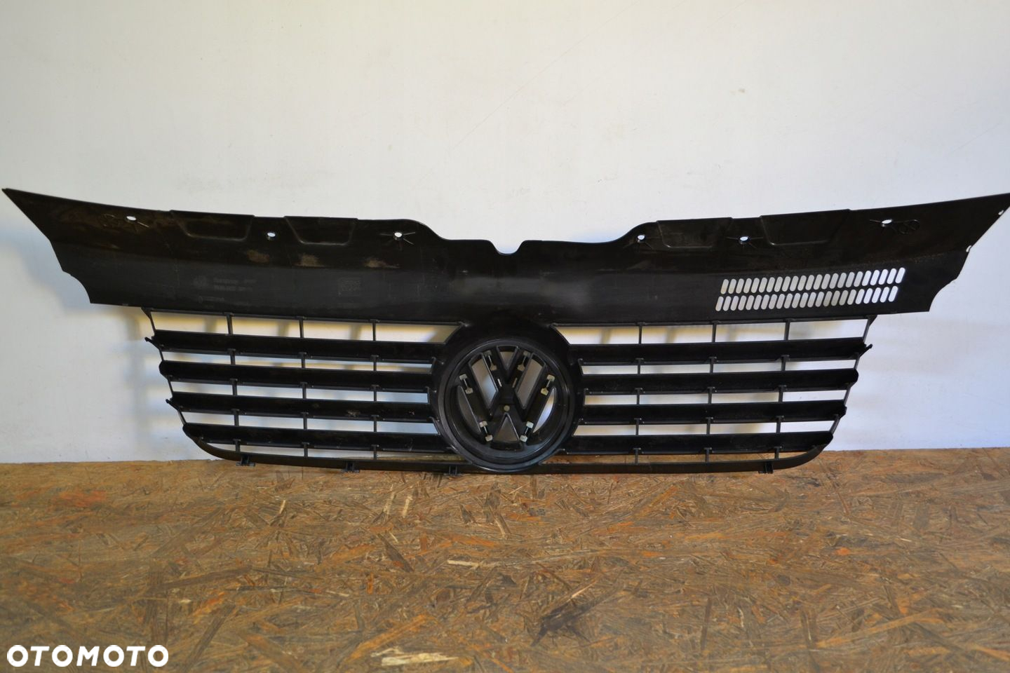 ATRAPA GRILL VW T5 7H0807101 - 3