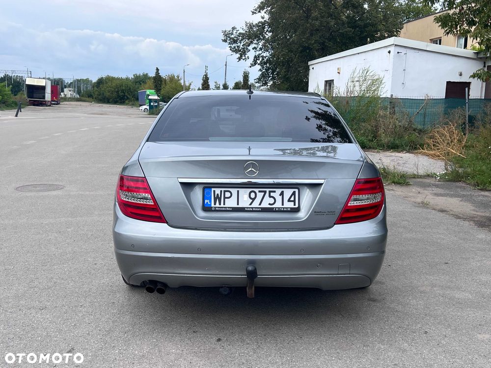 Mercedes-Benz C-Class 2011 photo 5