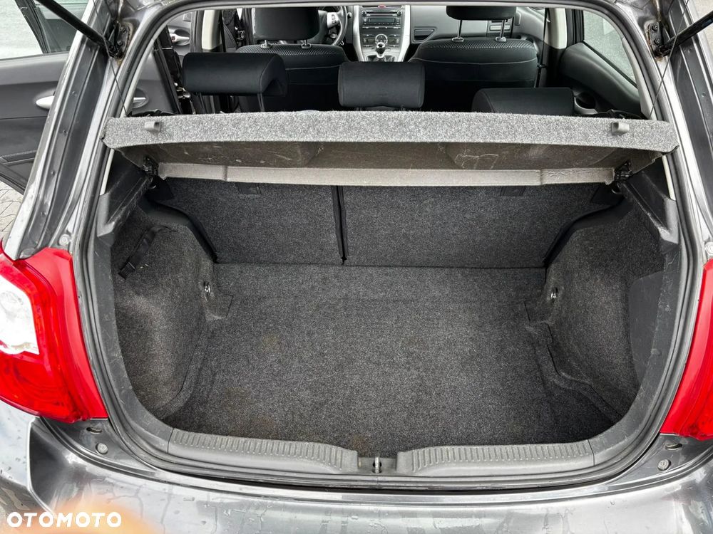 Toyota Auris 1.6 Sol - 16