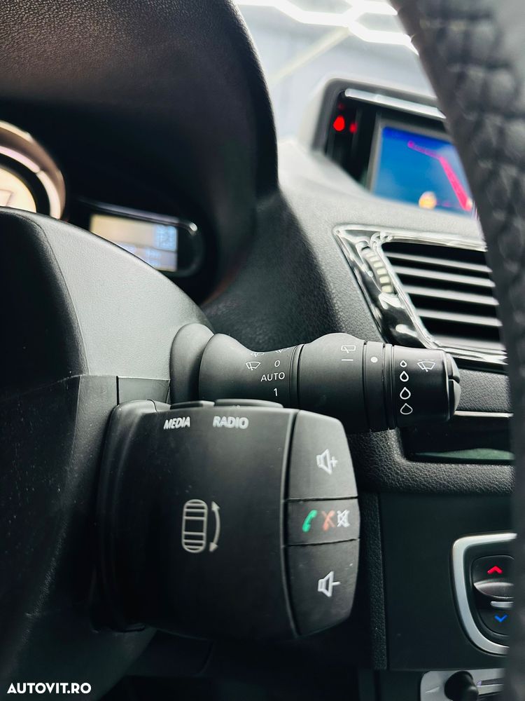 Renault Megane dCi 110 FAP EDC Bose Edition - 29