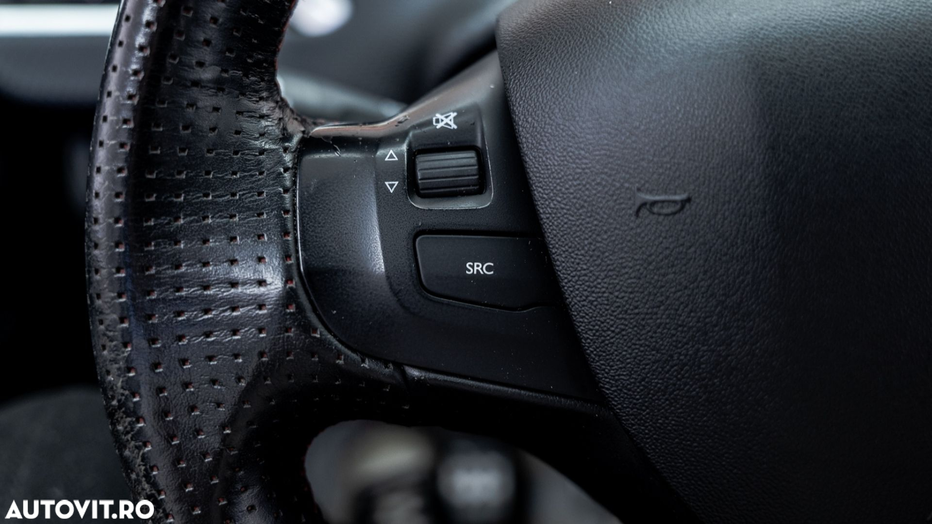 Peugeot 2008 BlueHDi FAP 120 STOP & START GT-Line Edition - 25
