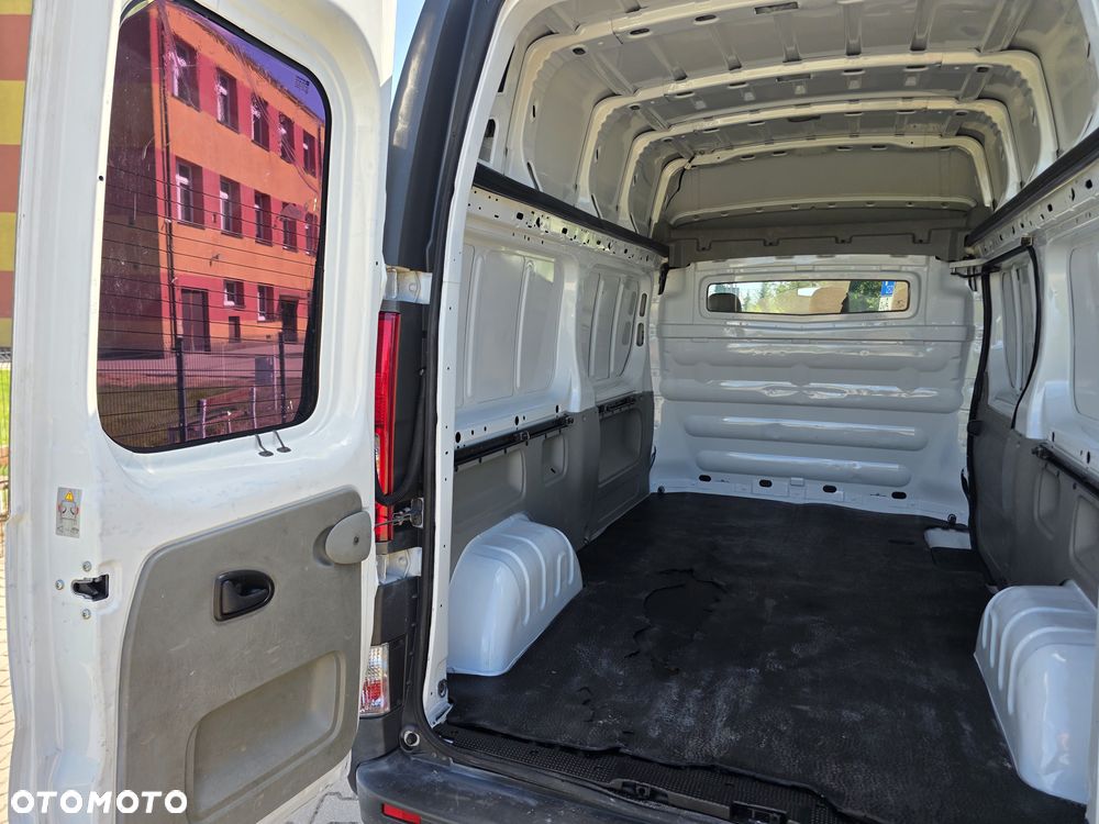 Opel Vivaro - 10