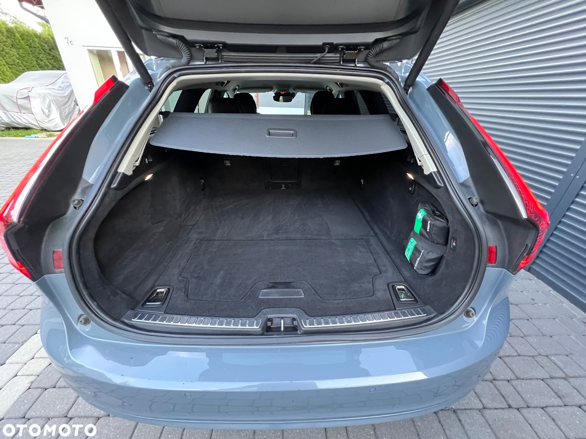 Volvo V90 D3 Momentum Pro - 4