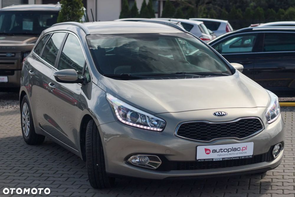 Kia Ceed 1.6 GDI Dream Team Edition - 8