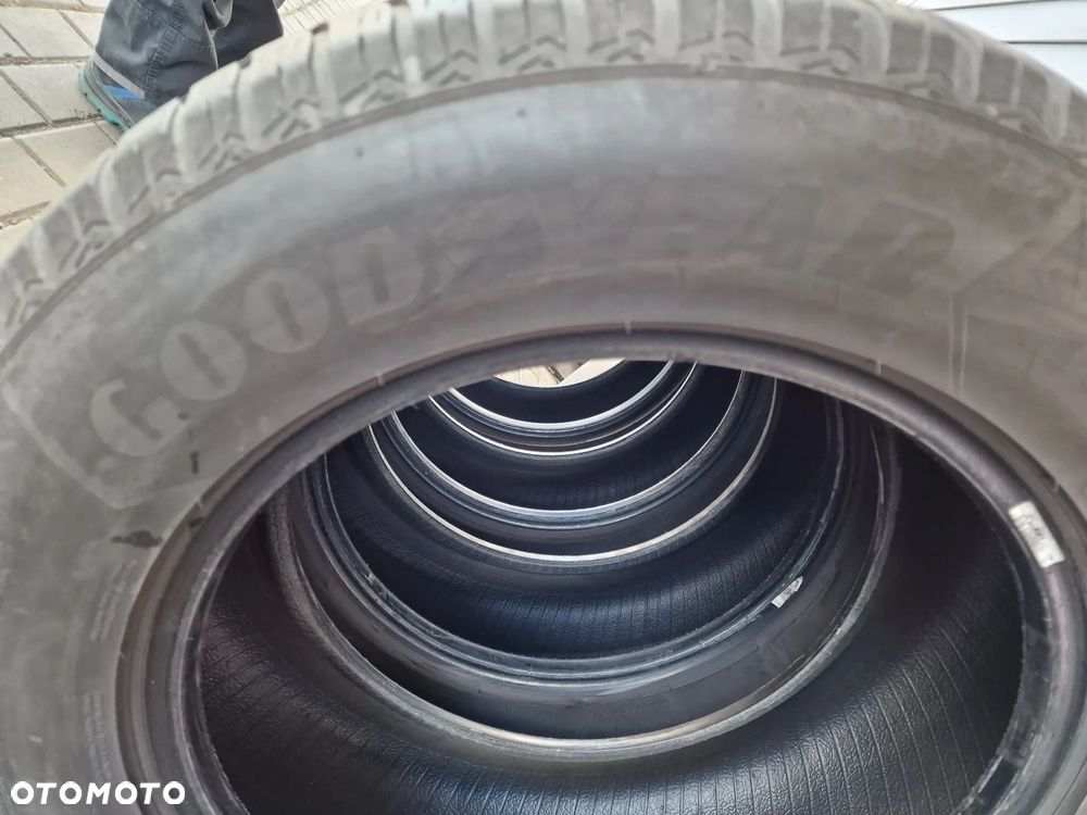 OPONY ZIMA GOODYEAR ULTRAGRIP 8 255/60 R18 18" - 9