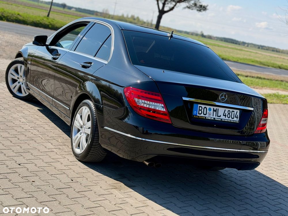 Mercedes-Benz Klasa C 180 CGI Automatik BlueEFFICIENCY Avantgarde - 18