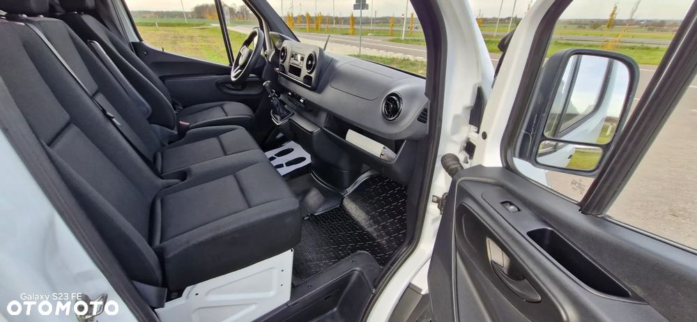 Mercedes-Benz Sprinter - 10
