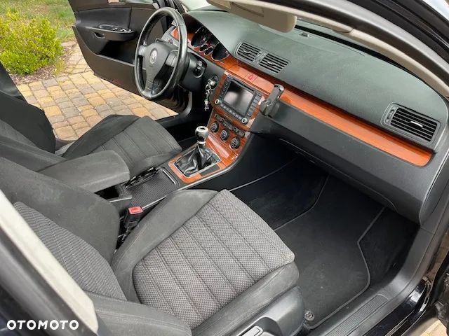Volkswagen Passat 2.0 TDI Trendline - 10