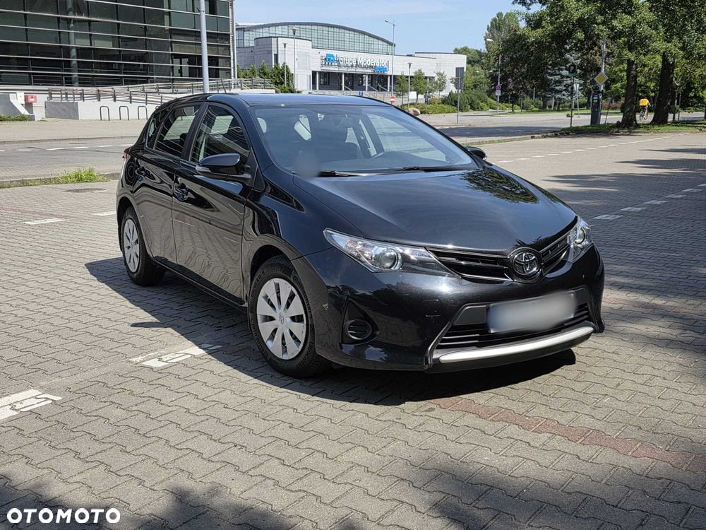 Toyota Auris - 1