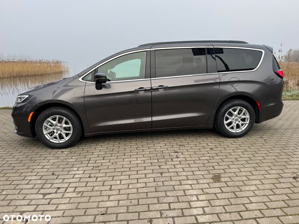 Chrysler Pacifica - 11