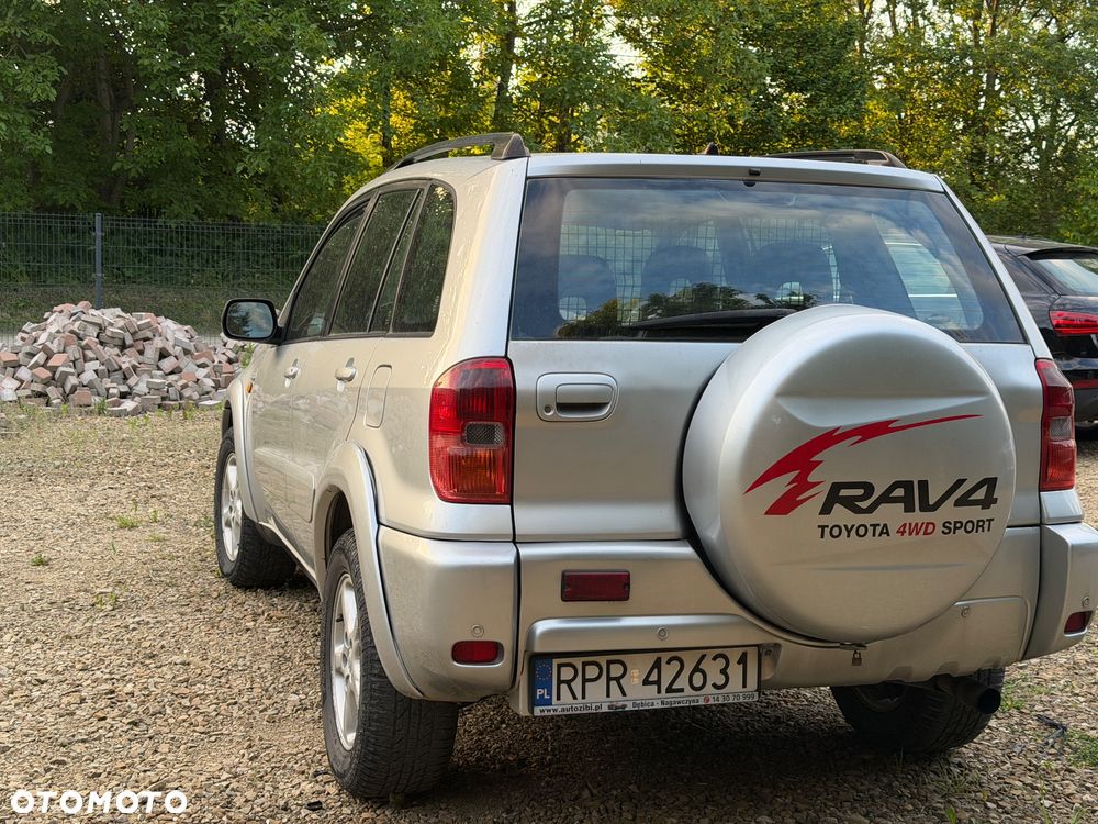 Toyota RAV4 D-4D 4x4 - 7