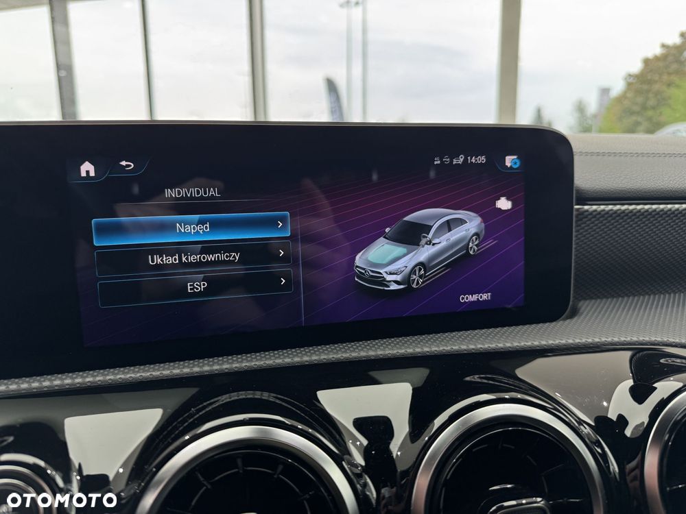 Mercedes-Benz CLA 200 Progressive 7G-DCT - 35