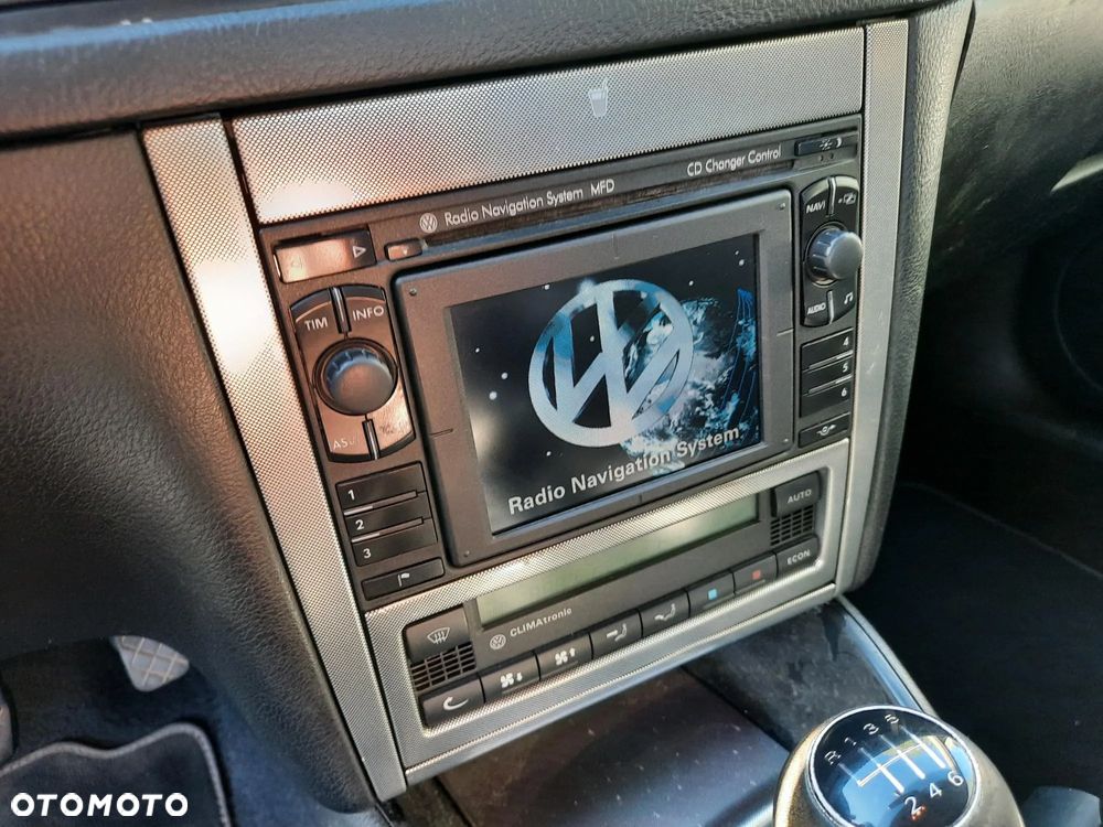 Volkswagen Golf 1.9 TDI Highline - 26