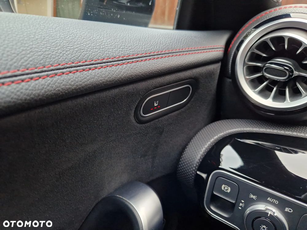 Mercedes-Benz CLA 200 mHEV AMG Line 7G-DCT - 17