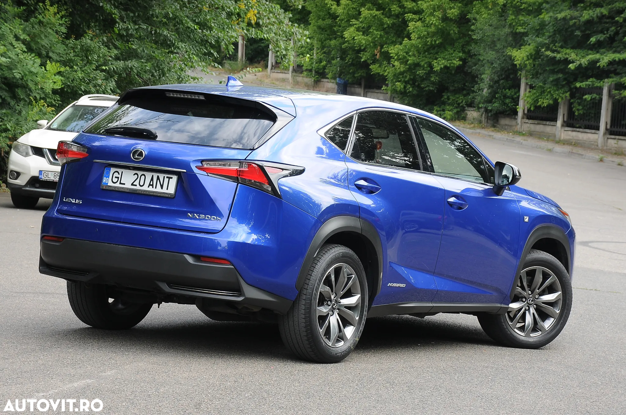 Lexus Seria NX 300h F Sport - 25