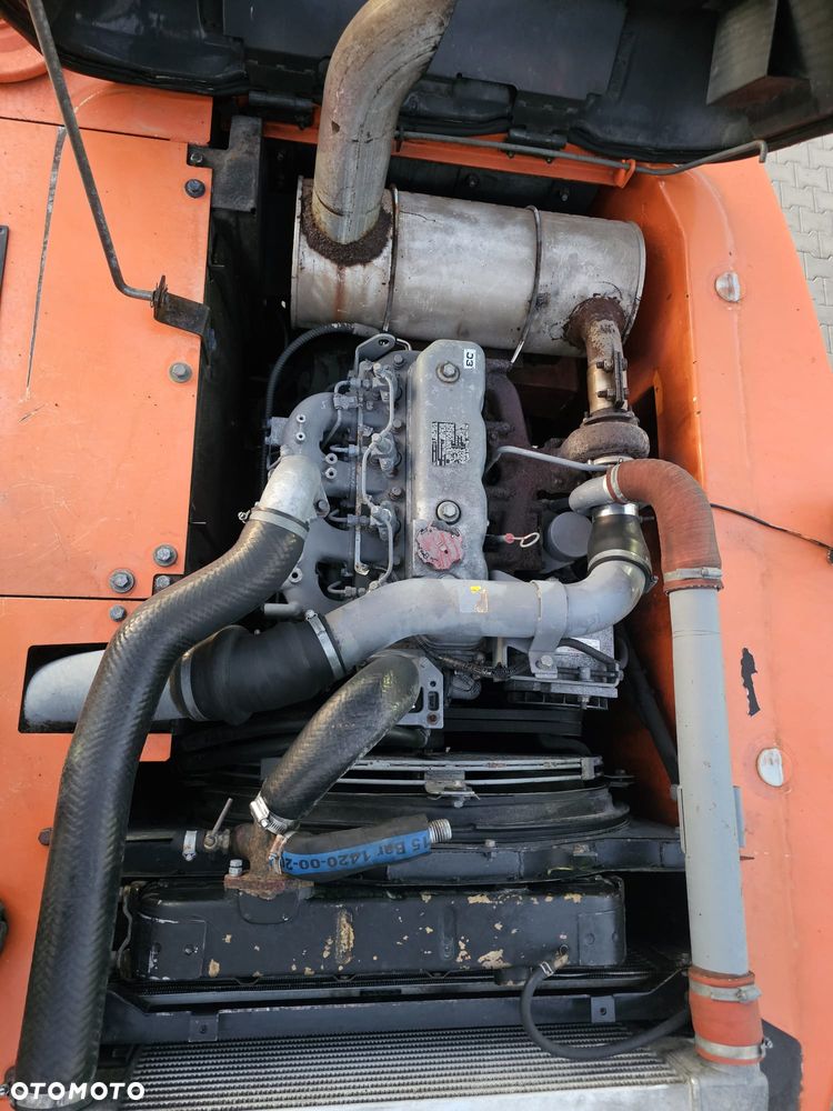 Hitachi ZX160W - 18