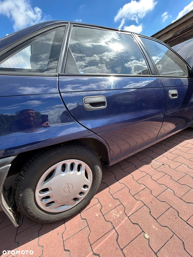 Opel Astra 1.4 GL - 6
