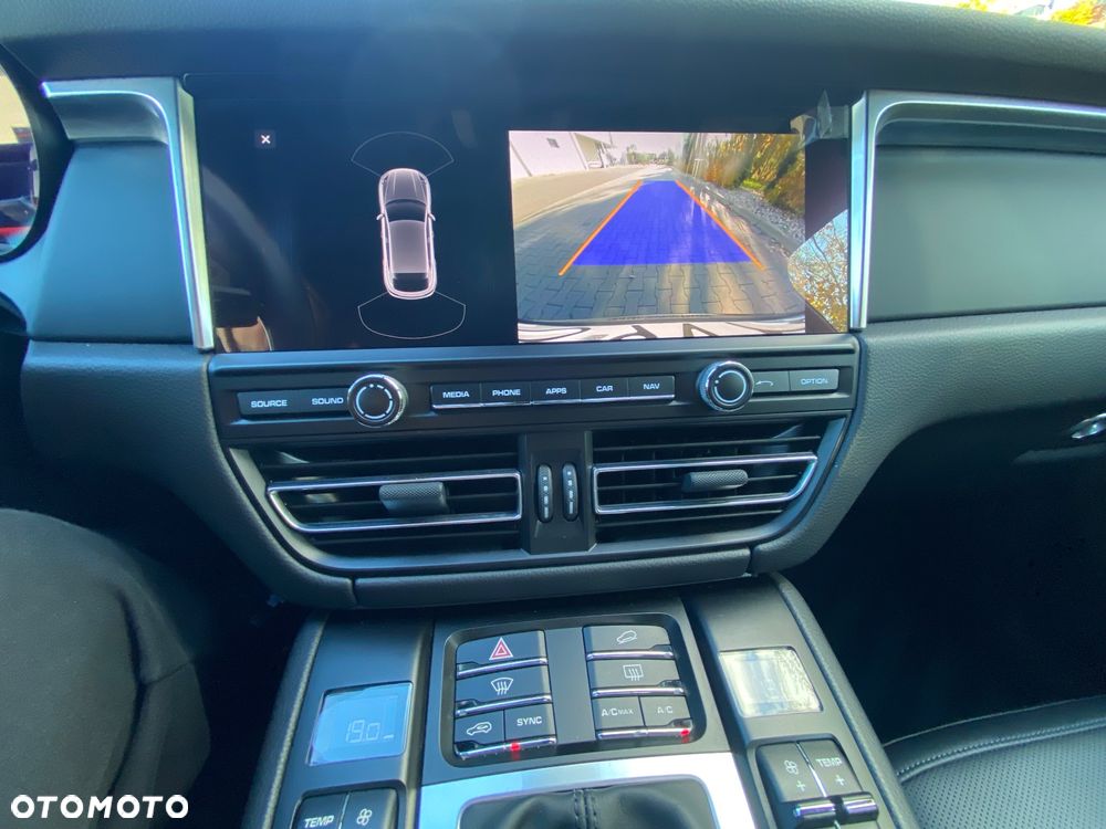 Porsche Macan - 21