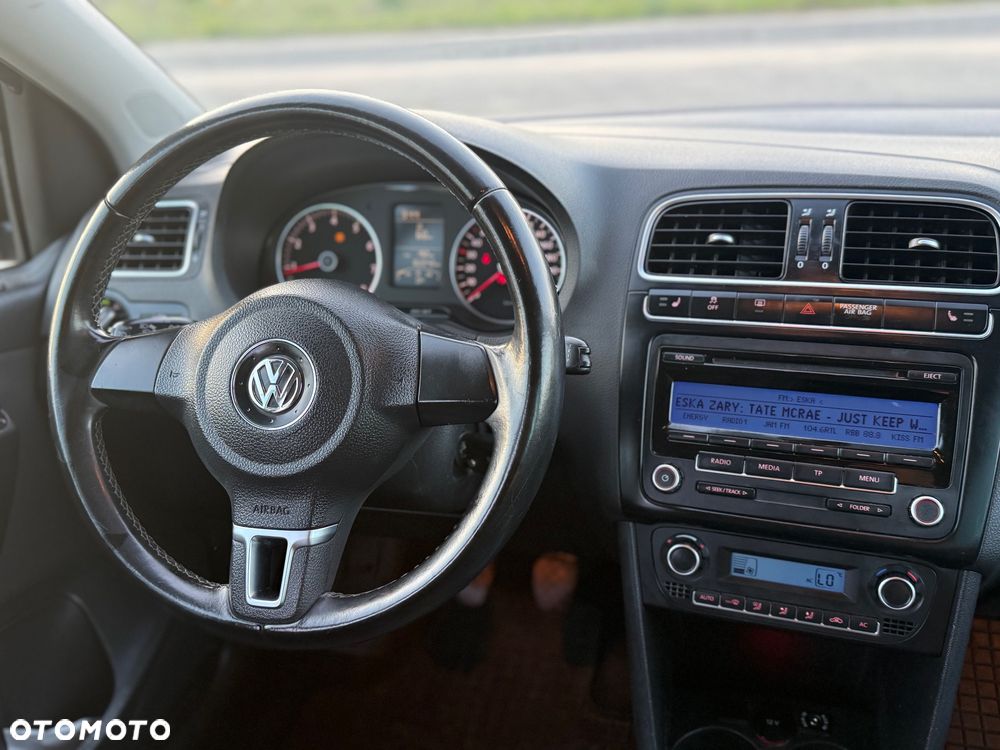 Volkswagen Polo 1.4 16V Highline - 4