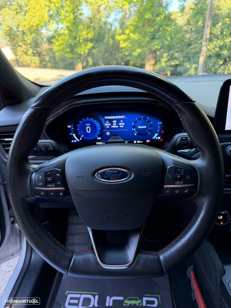 Ford Focus SW 1.0 EcoBoost Hybrid ST-LINE X — fotografia 13