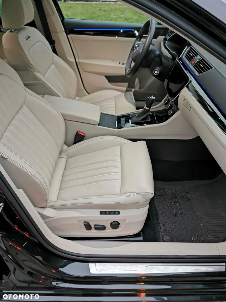 Skoda Superb 2.0 TSI 4x4 DSG L&K - 29