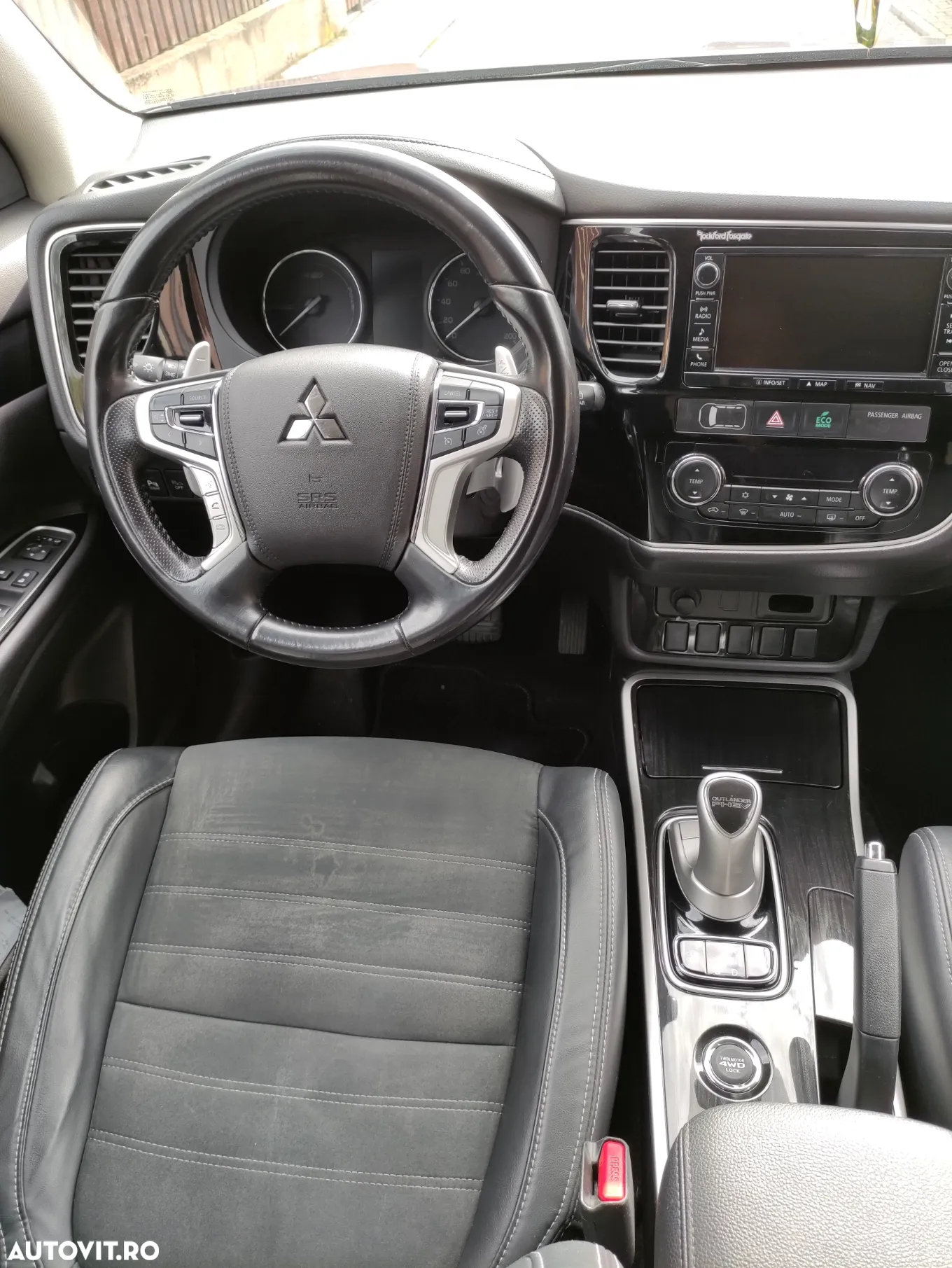 Mitsubishi Outlander 2.0 4WD Plug-In Hybrid - 7