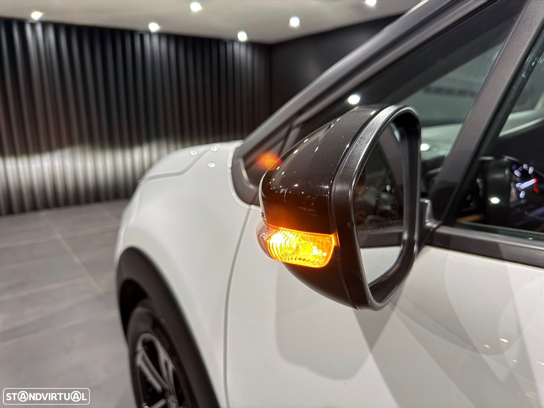 Citroën C3 1.2 PureTech Shine EAT6 - 34