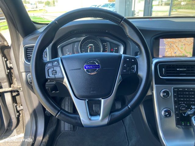 Volvo S60 Cross Country D3 Geartronic Pro - 11