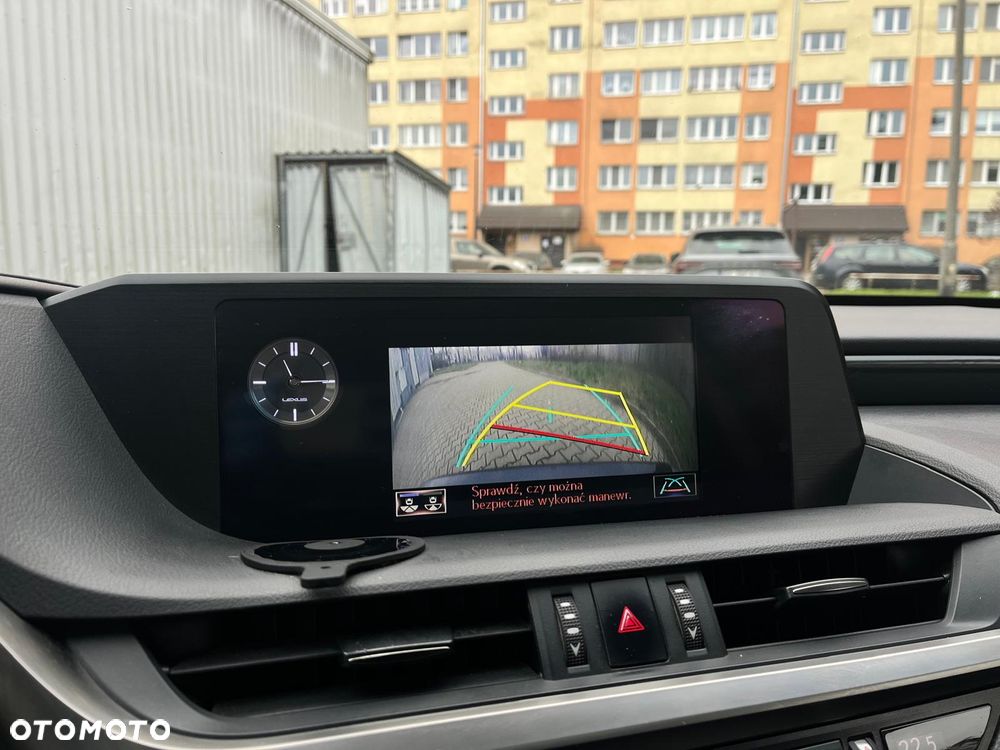 Lexus ES 300h Elegance - 32