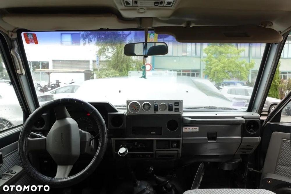 Toyota Land Cruiser - 10