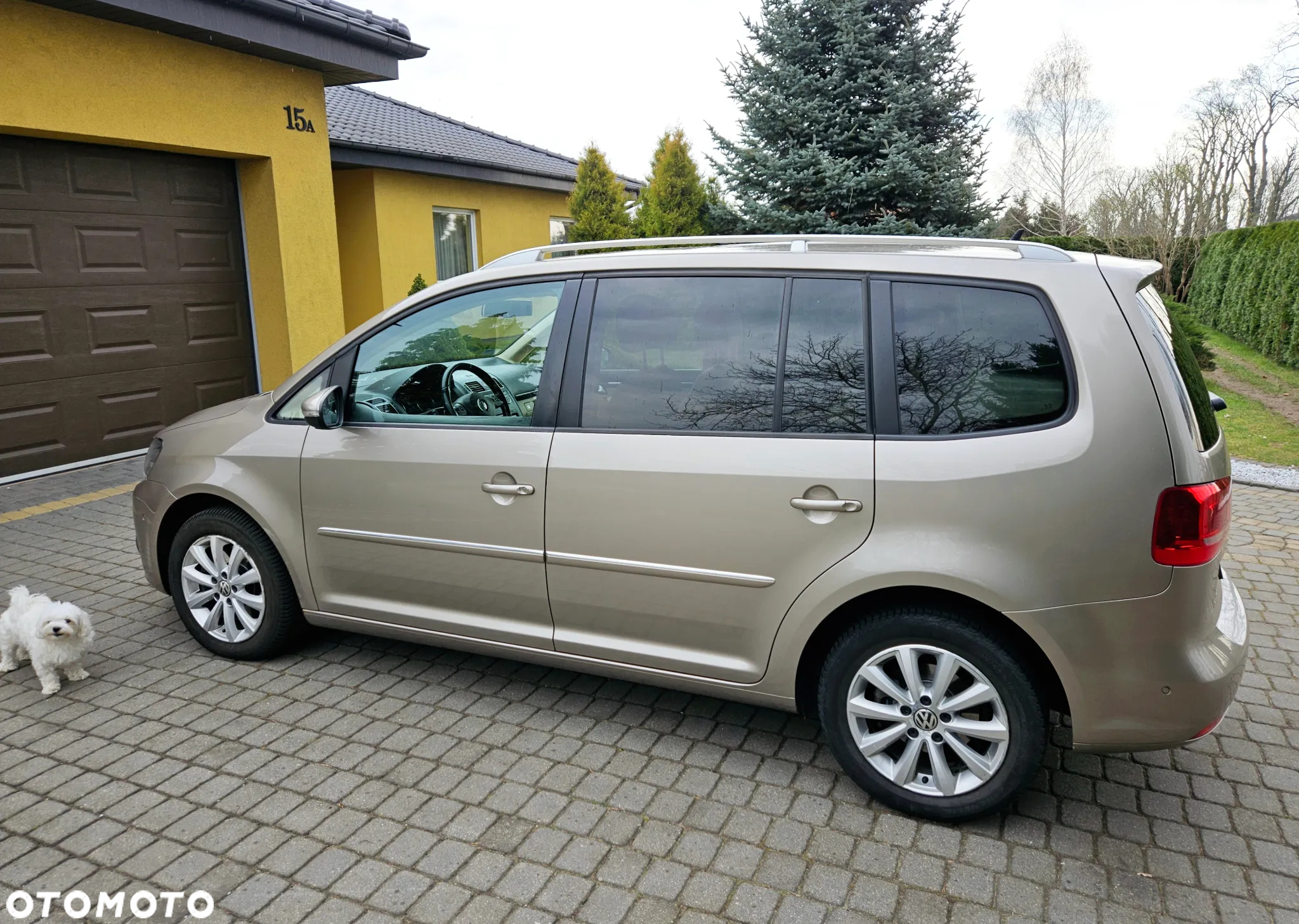 Volkswagen Touran 2.0 TDI DPF Highline DSG - 2