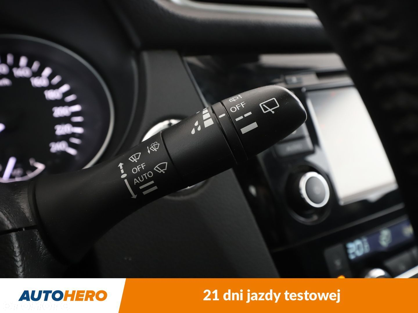 Nissan Qashqai 1.3 DIG-T N-Connecta - 26