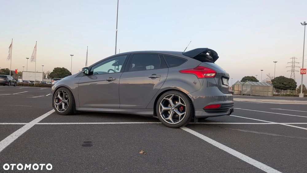 Ford Focus 2.0 TDCi ST-2 - 2