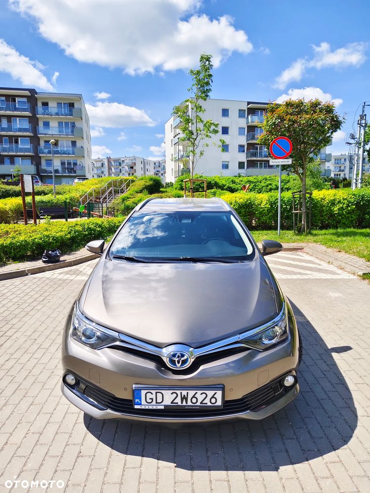 Toyota Auris Hybrid 135 Prestige - 6