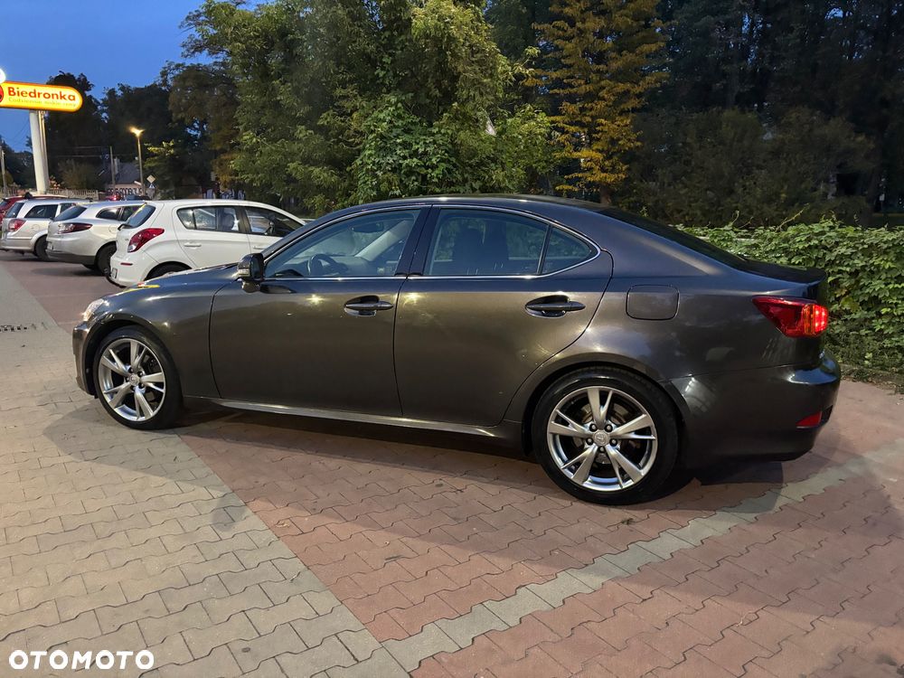 Lexus IS - 10