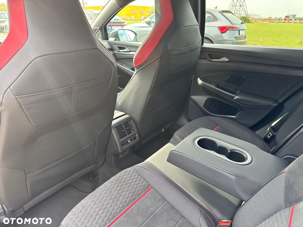 Volkswagen Golf - 20